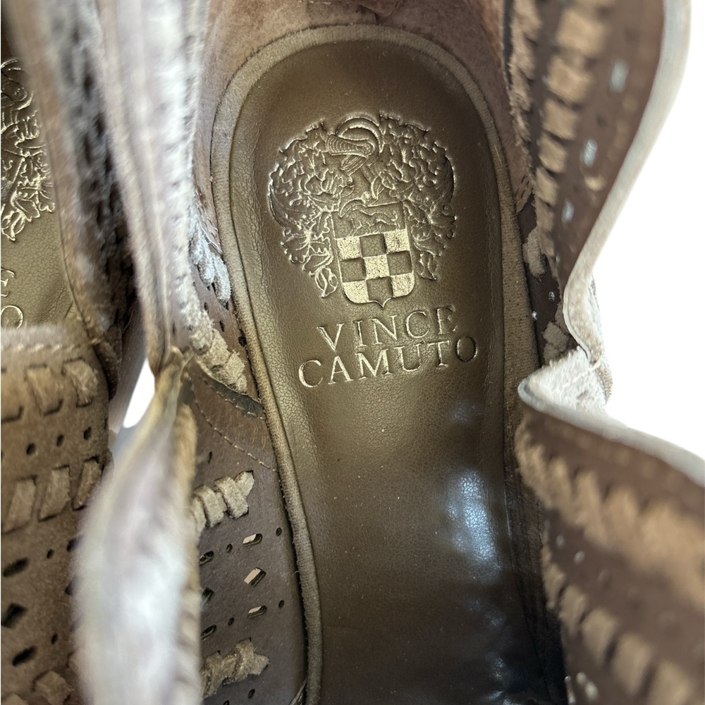 ❤️Vince Camuto Gray Ankle Booties with Perforated Design - Picture 5 of 7